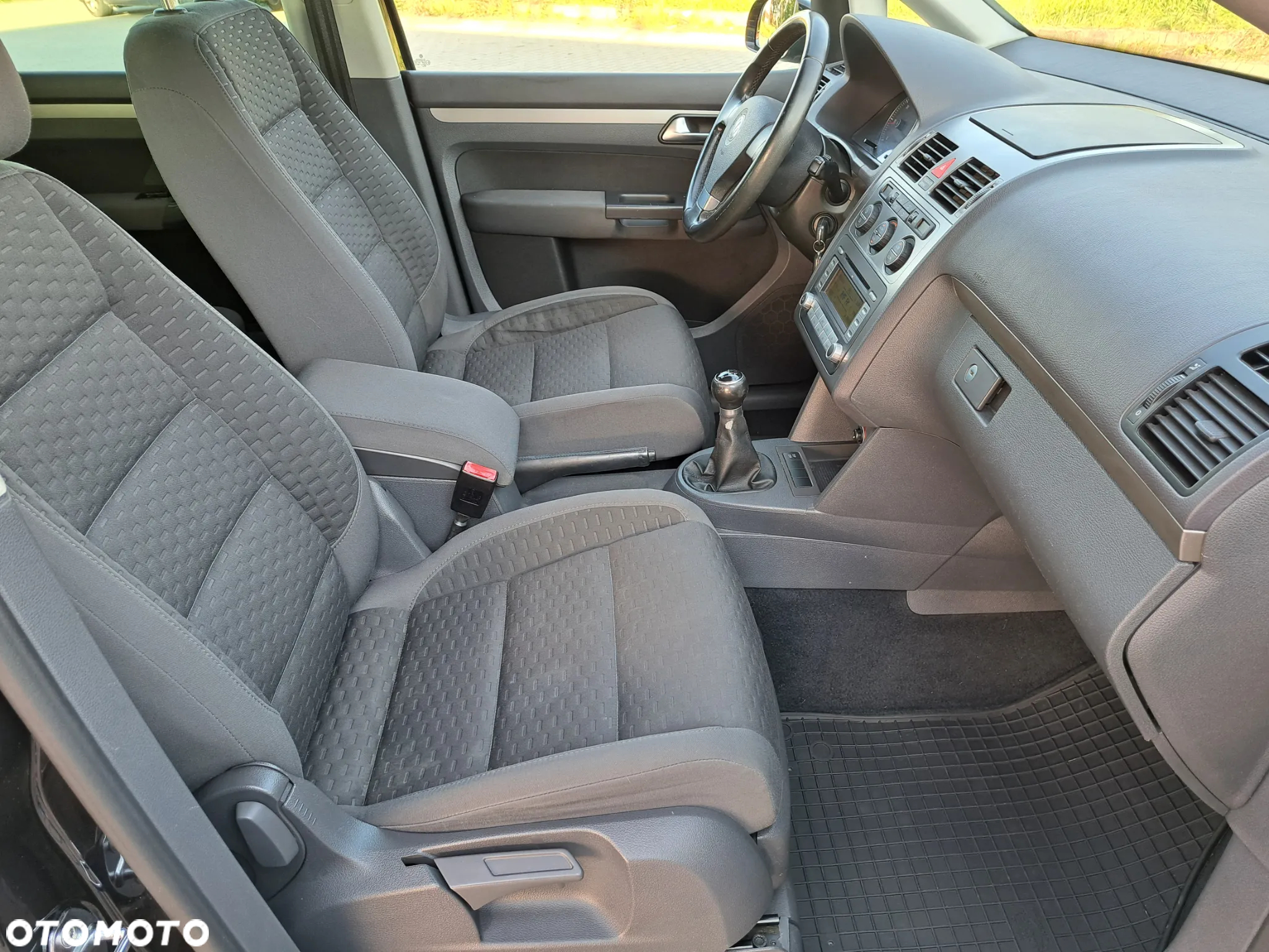 Volkswagen Touran - 18