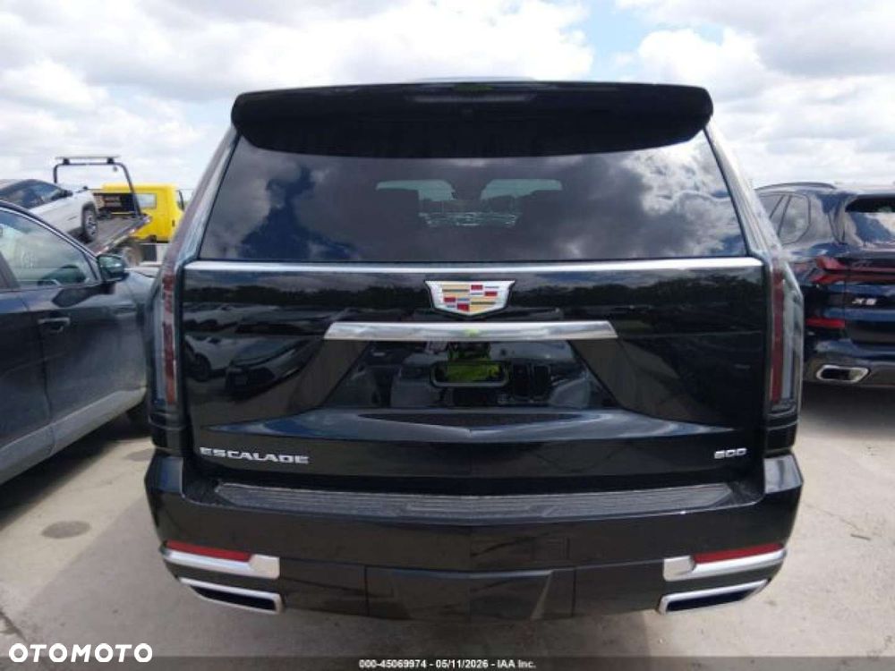 Cadillac Escalade - 4