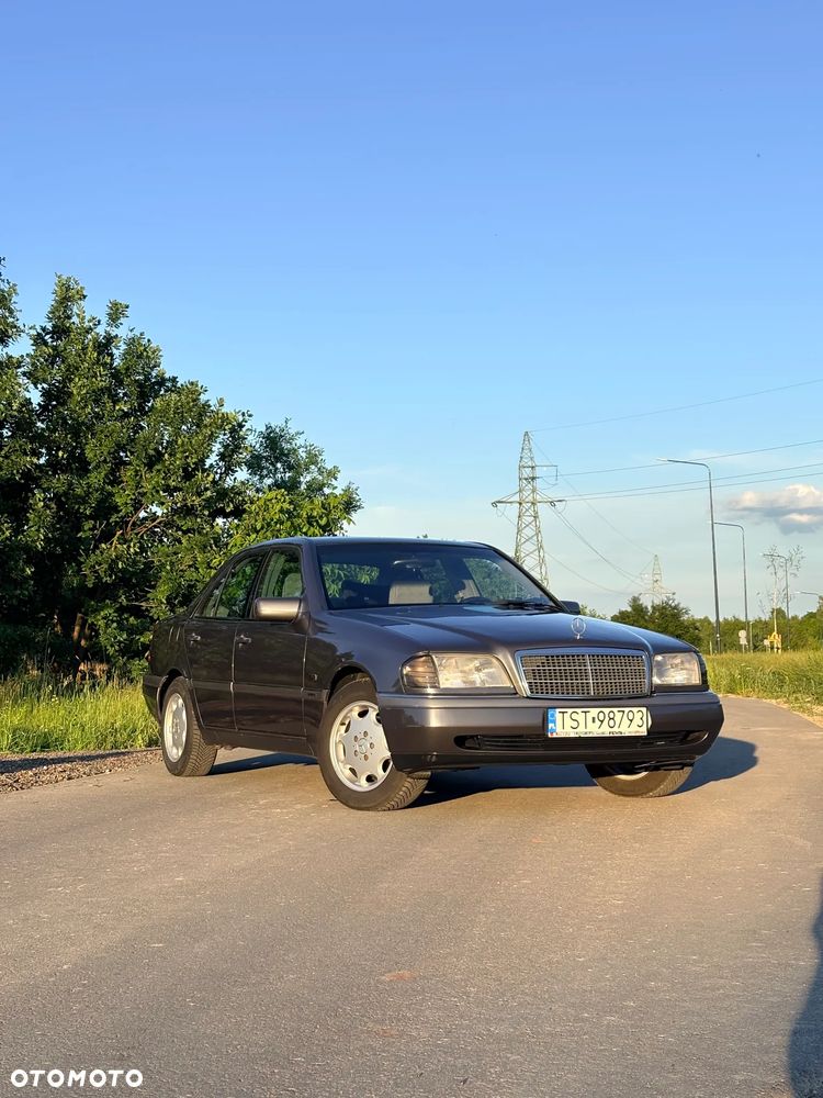 Mercedes-Benz Klasa C 180 T Elegance - 3