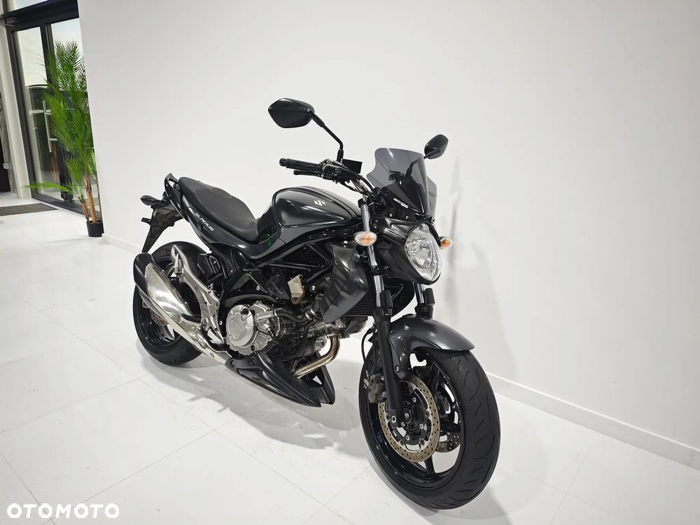 Suzuki Gladius - 7