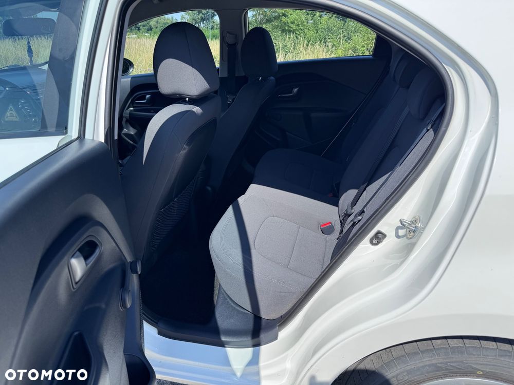 Kia Rio 1.2 Attract - 16