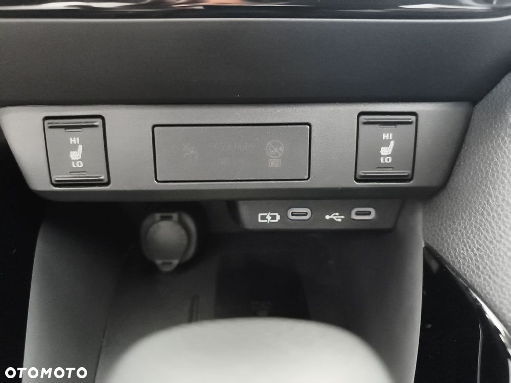 Toyota Yaris Hybrid 1.5 Style - 24