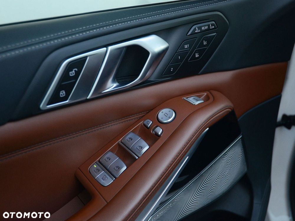 BMW X7 - 26