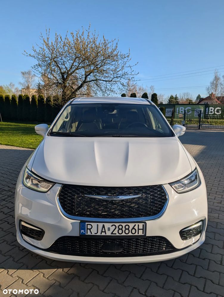 Chrysler Pacifica - 4