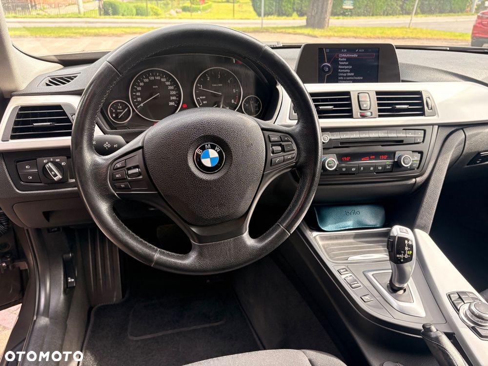 BMW Seria 3 320d - 14