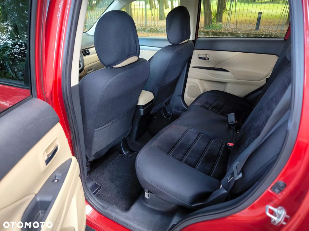 Mitsubishi Outlander - 15