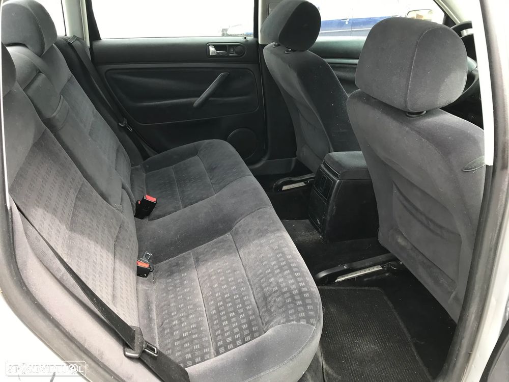 Volkswagen Passat 2.0cc 4Motion 2001 - Para Peças - 10