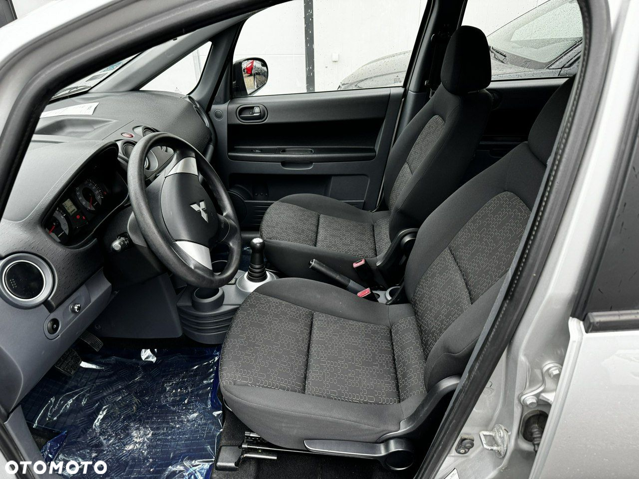Mitsubishi Colt 1.3 Intense - 10