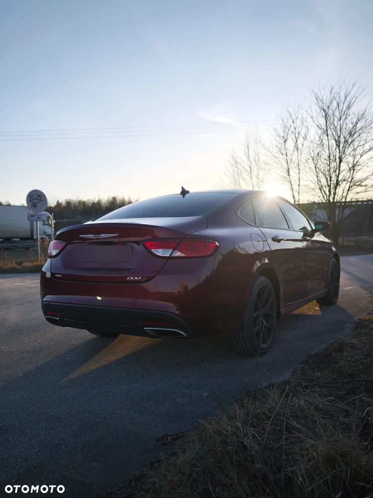 Chrysler 200 - 6
