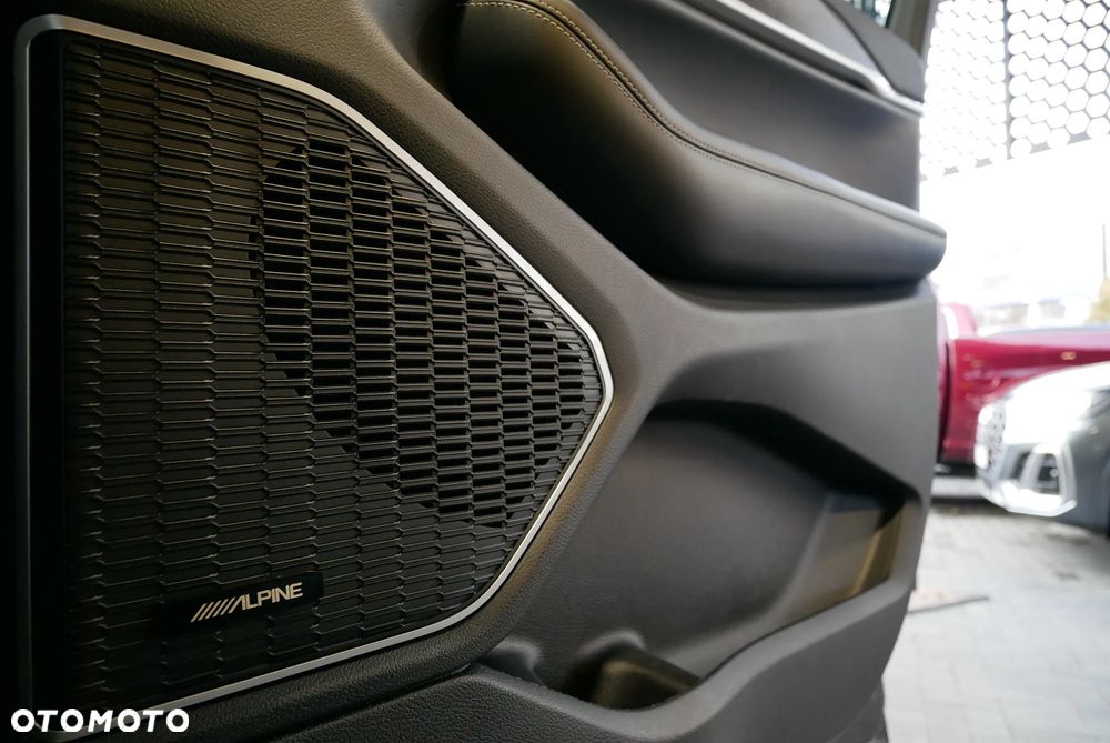 Jeep Grand Cherokee - 30