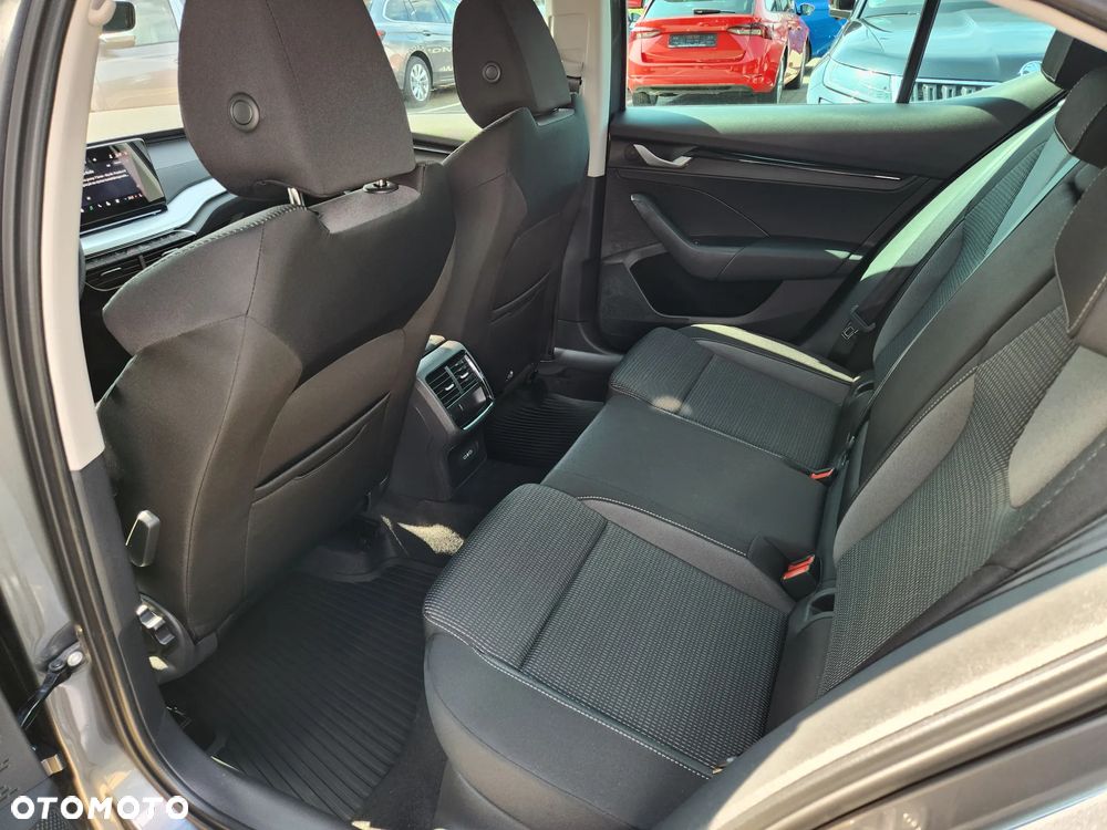 Skoda Octavia 1.5 TSI mHEV Drive Selection DSG - 9