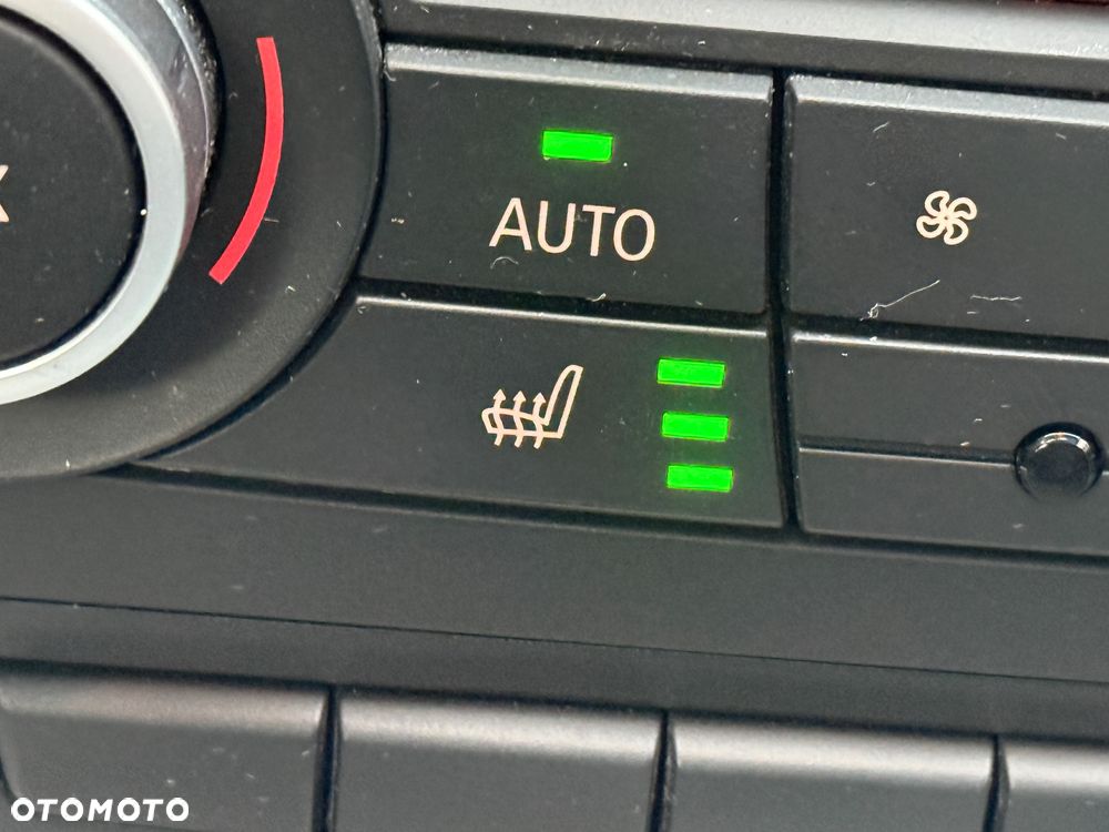 BMW Seria 3 320d xDrive - 13