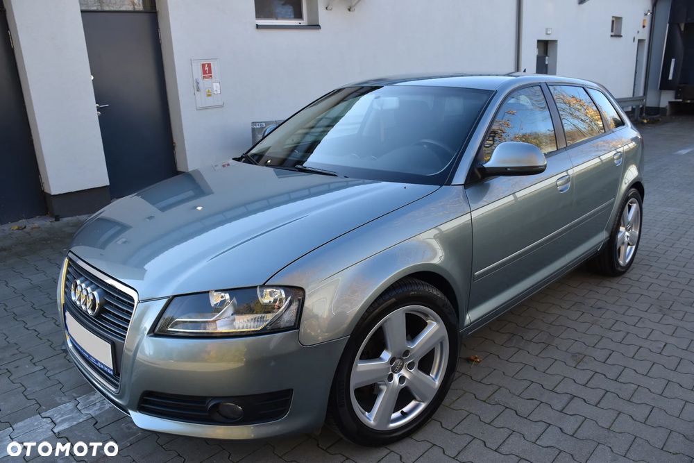 Audi A3 Sportback - 1