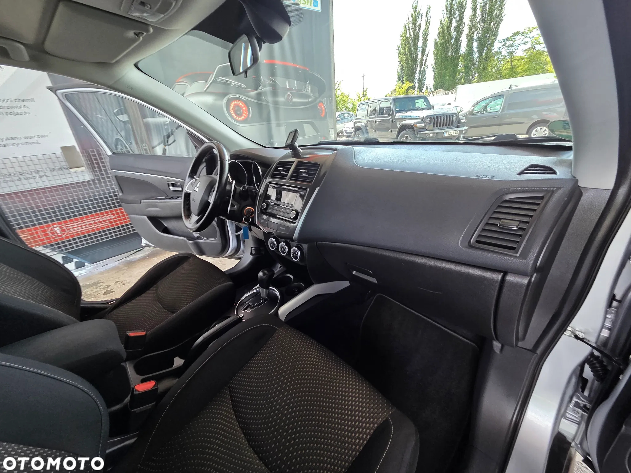 Mitsubishi ASX 2.2 DI-D 4WD Automatik Intense - 32
