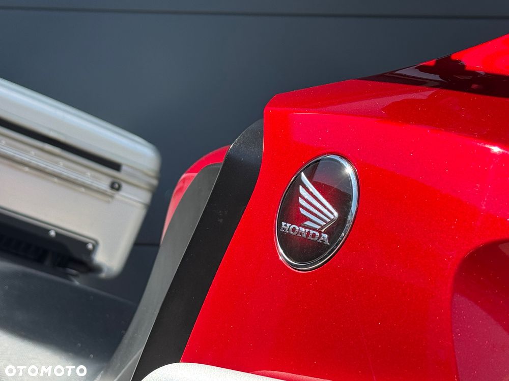 Honda VFR - 9