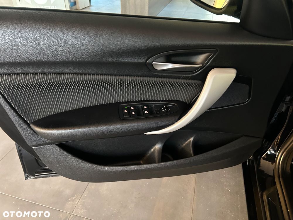 BMW Seria 1 118d Sport Line - 17