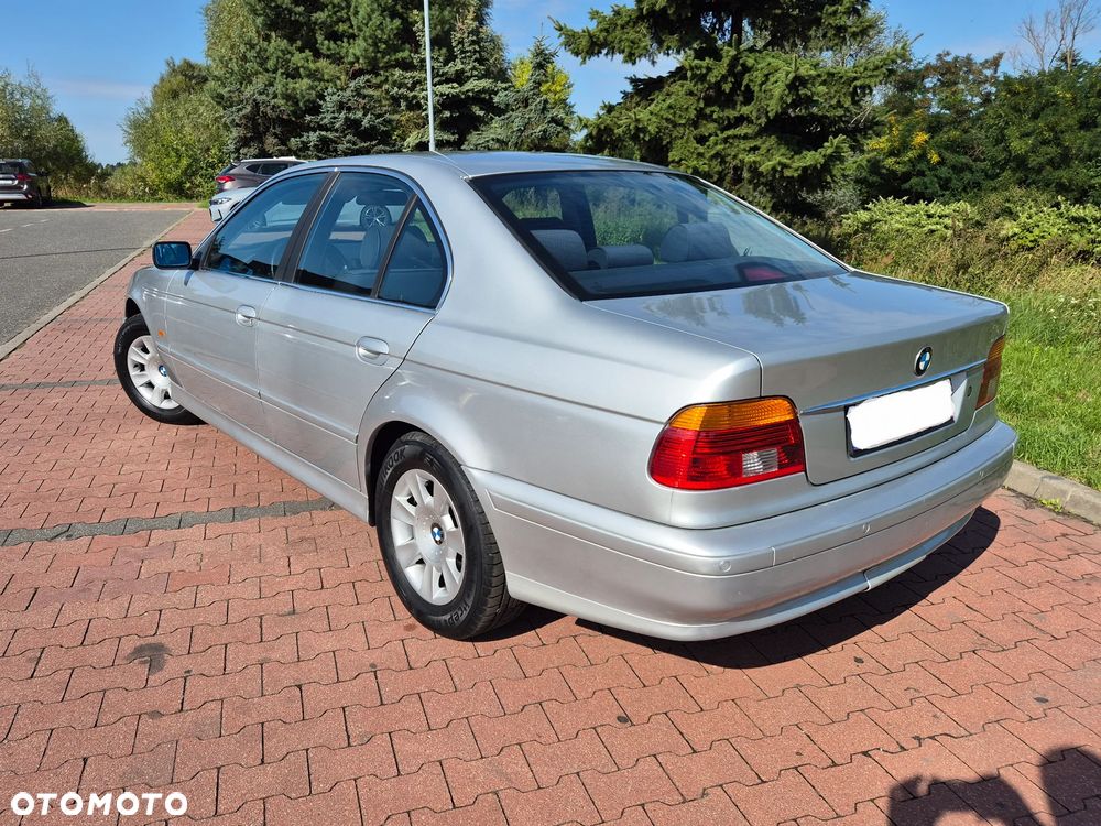 BMW Seria 5 525i - 4