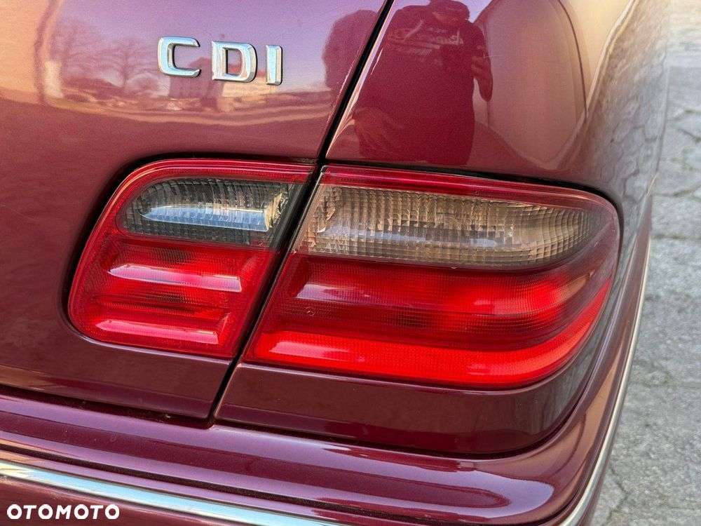 Mercedes-Benz Klasa E - 16