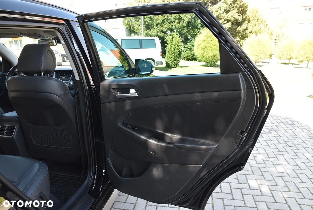 Hyundai Tucson 2.0 CRDI 4WD Automatik Premium - 22
