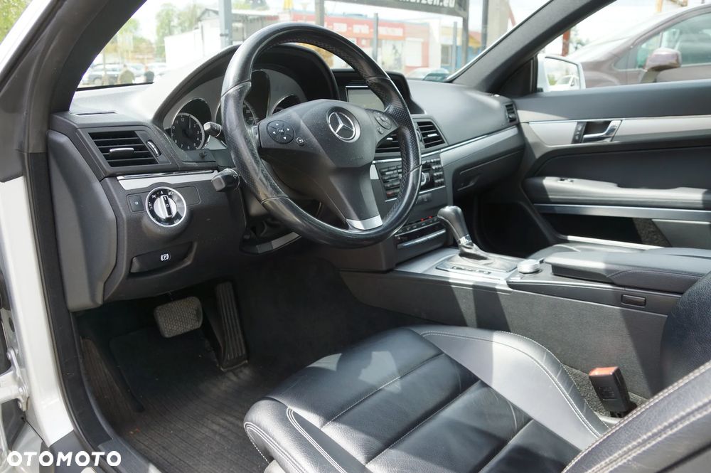 Mercedes-Benz Klasa E 220 CDI DPF BlueEFFICIENCY Automatik Avantgarde - 22