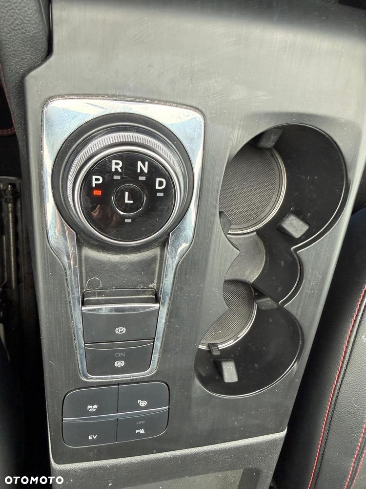 Ford Kuga 2.5P PHEV FWD ST-Line - 33