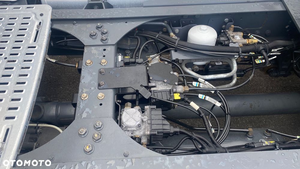 DAF 480 SuperSpaceCabe - 14