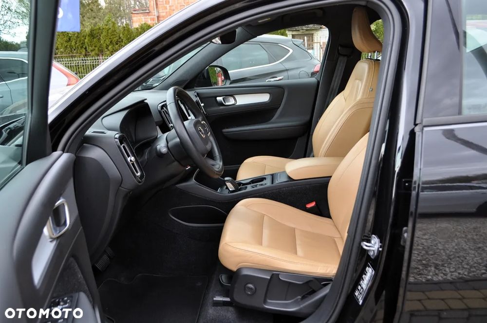 Volvo XC 40 T3 Momentum Pro - 12