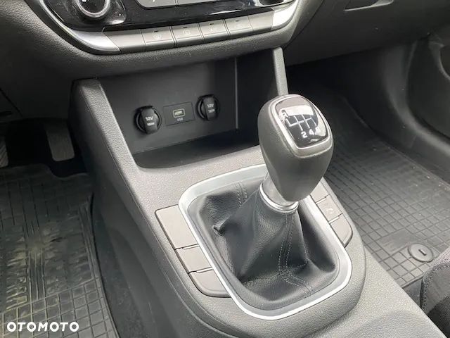 Hyundai i30 1.5 DPI Classic + - 18