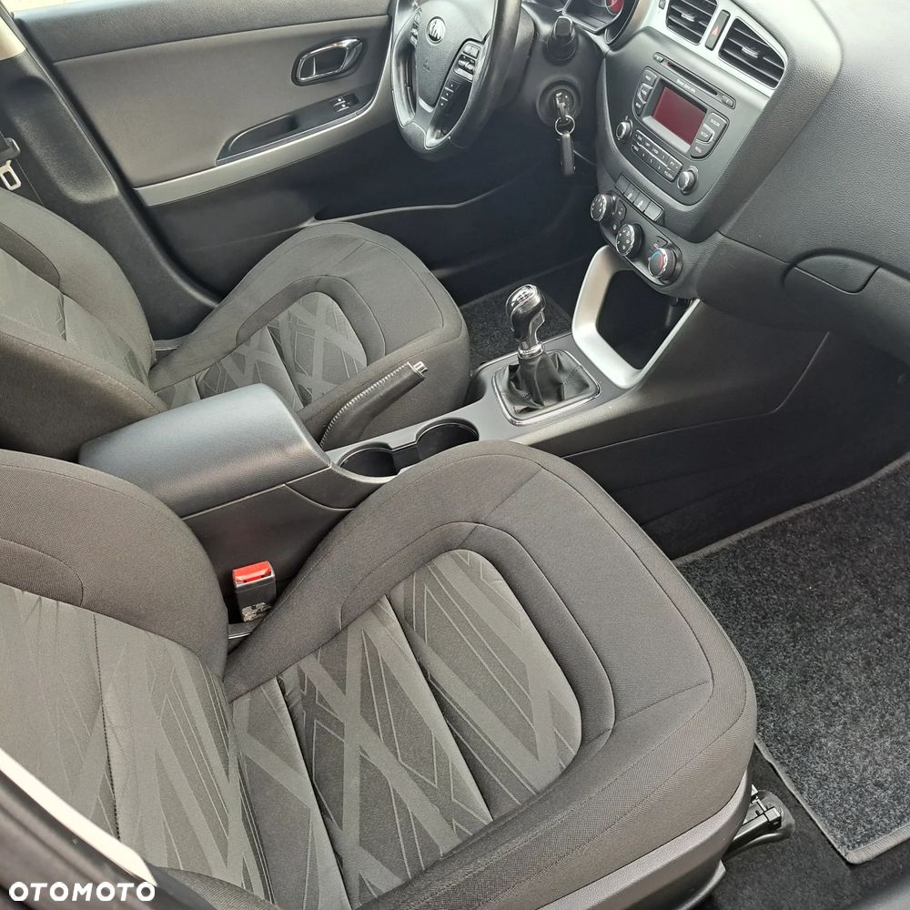 Kia Ceed 1.4 CRDi 90 Vision - 13