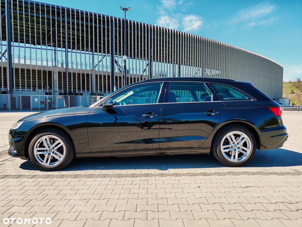 Audi A4 Avant 40 TFSI S tronic - 4