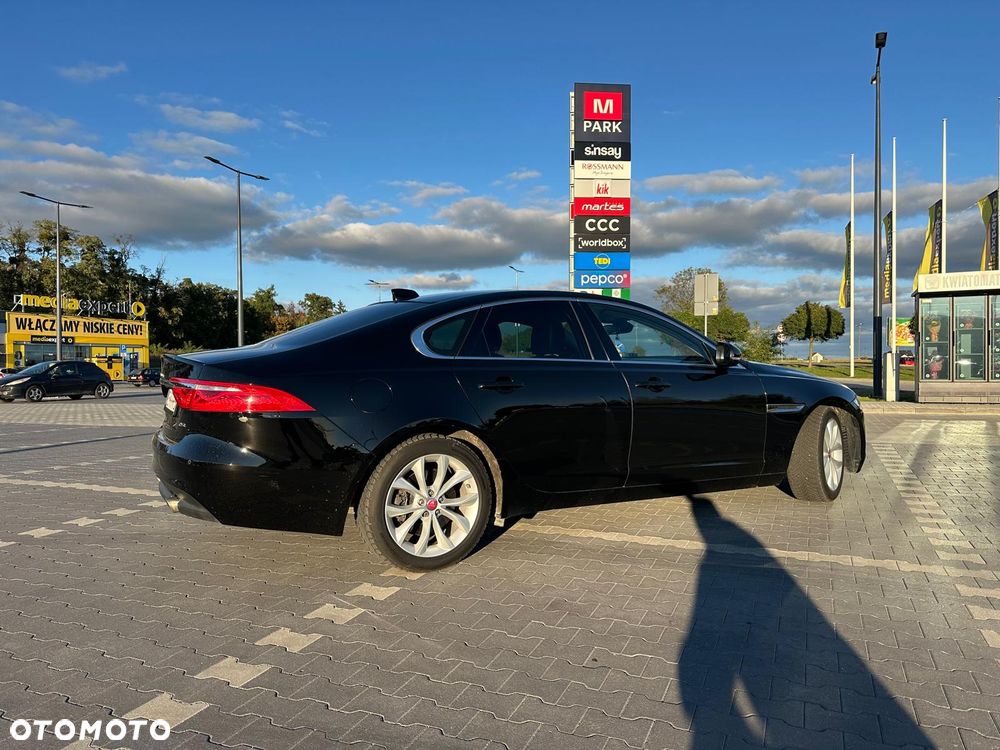 Jaguar XF 25t Prestige - 4