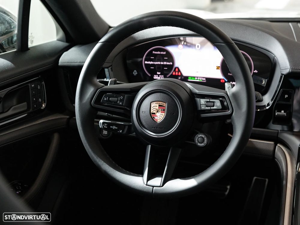 Porsche Panamera 4 E-Hybrid - 27