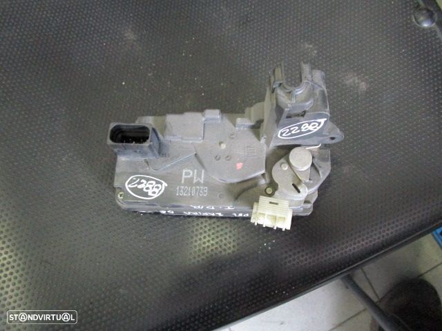 Fecho 13210739 OPEL ZAFIRA 2006 TD ELETRICO OPEL ASTRA H FASE 2 2007 1.7CDTI 100CV 5P CINZENTO - 1