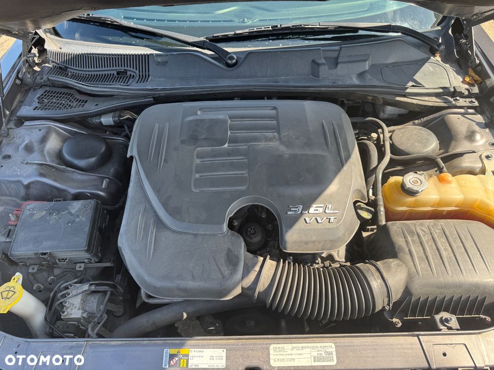 Dodge Challenger - 11