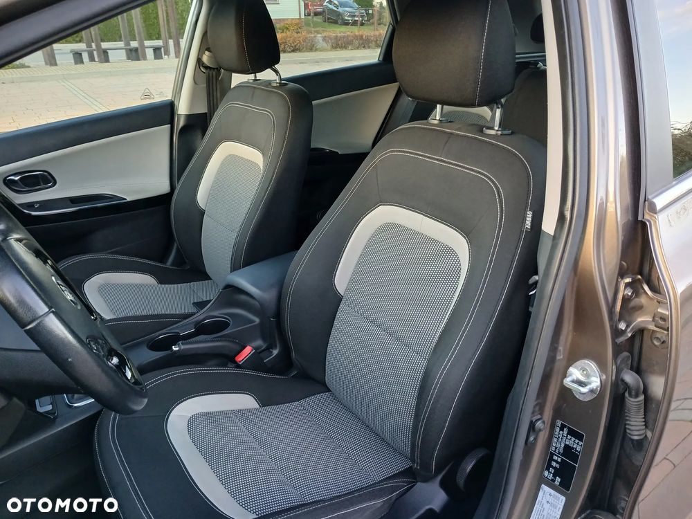 Kia Ceed 1.6 GDI Dream Team Edition - 9