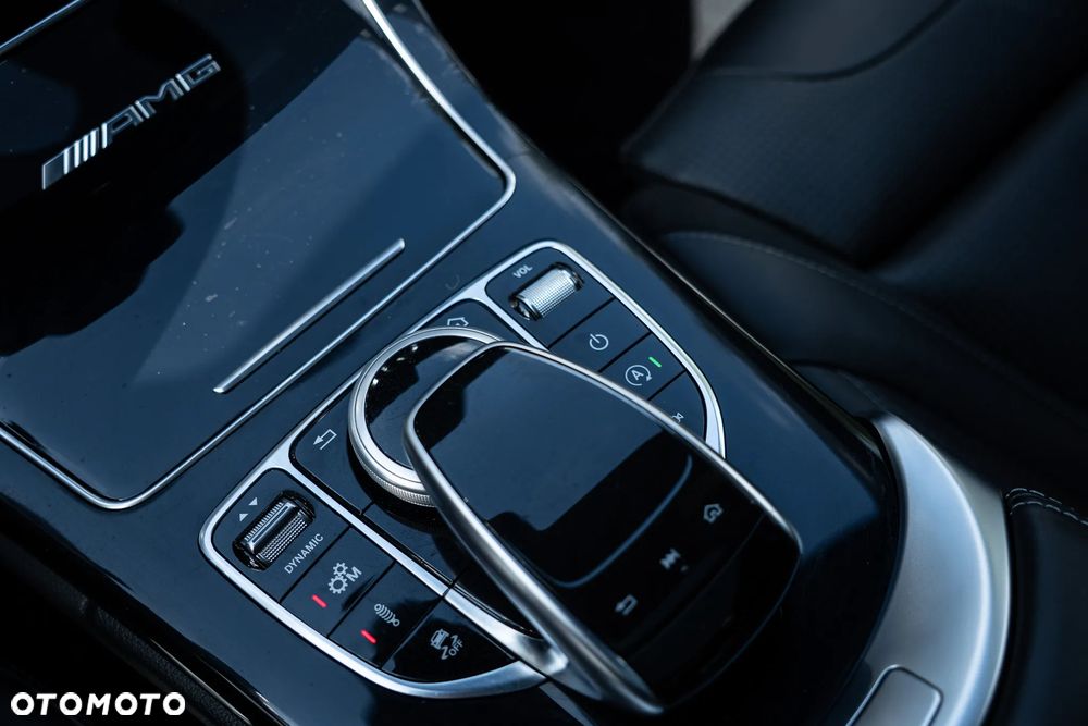 Mercedes-Benz Klasa C AMG 63 AMG Speedshift 7G-MCT - 37