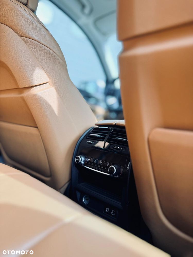 BMW Seria 5 530d xDrive Luxury Line sport - 13
