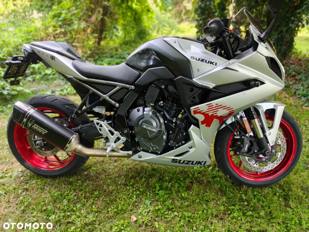 Suzuki GSX - 2