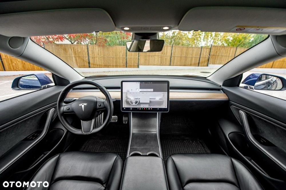 Tesla Model 3 - 11