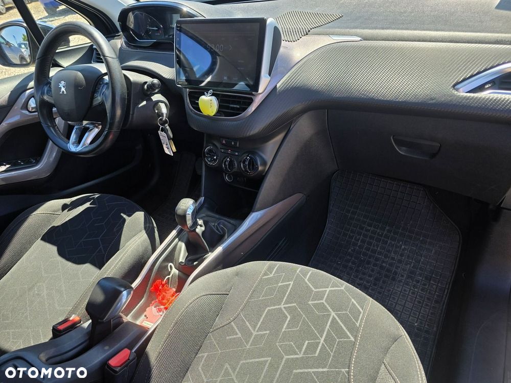 Peugeot 2008 1.6 VTi Allure - 20