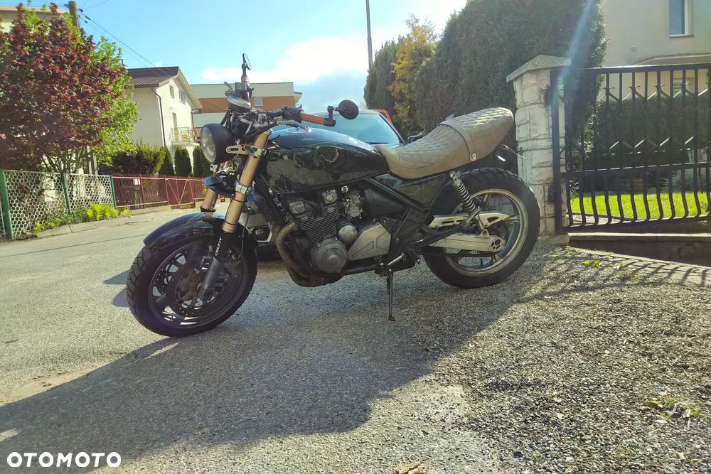 Kawasaki Zephyr - 1