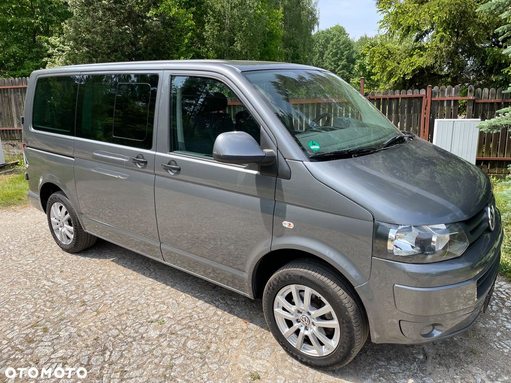 Volkswagen Caravelle - 1