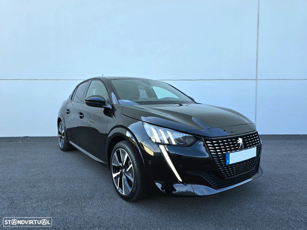 Peugeot e-208 GT - 13