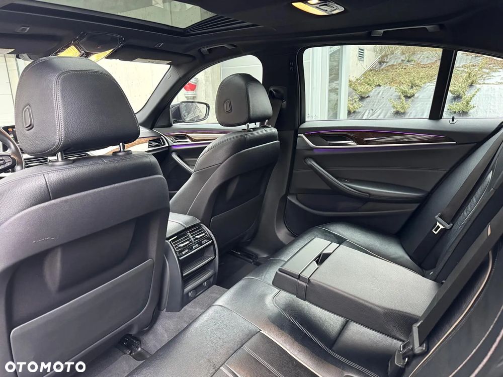 BMW Seria 5 530e - 13