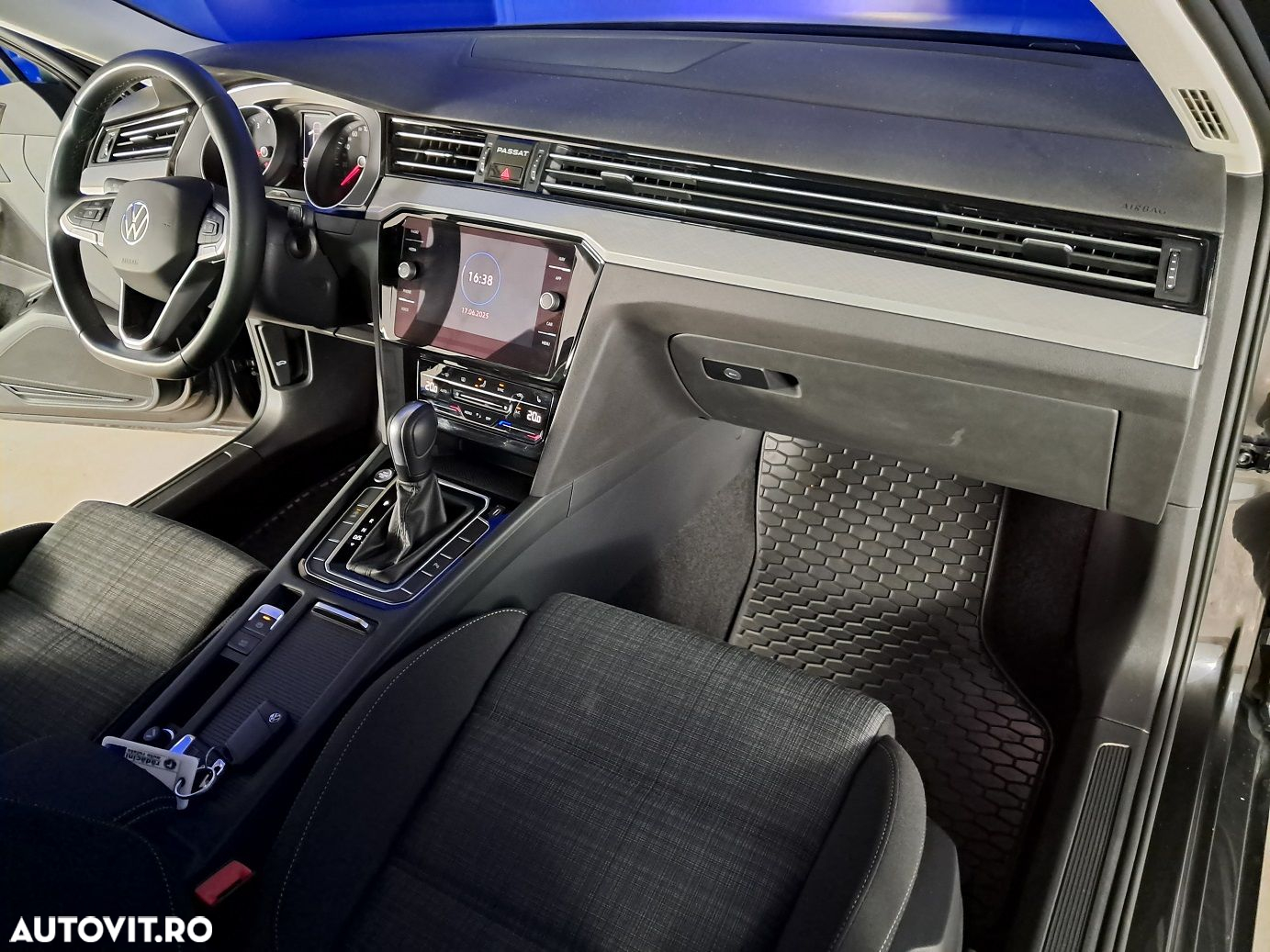 Volkswagen Passat - 17