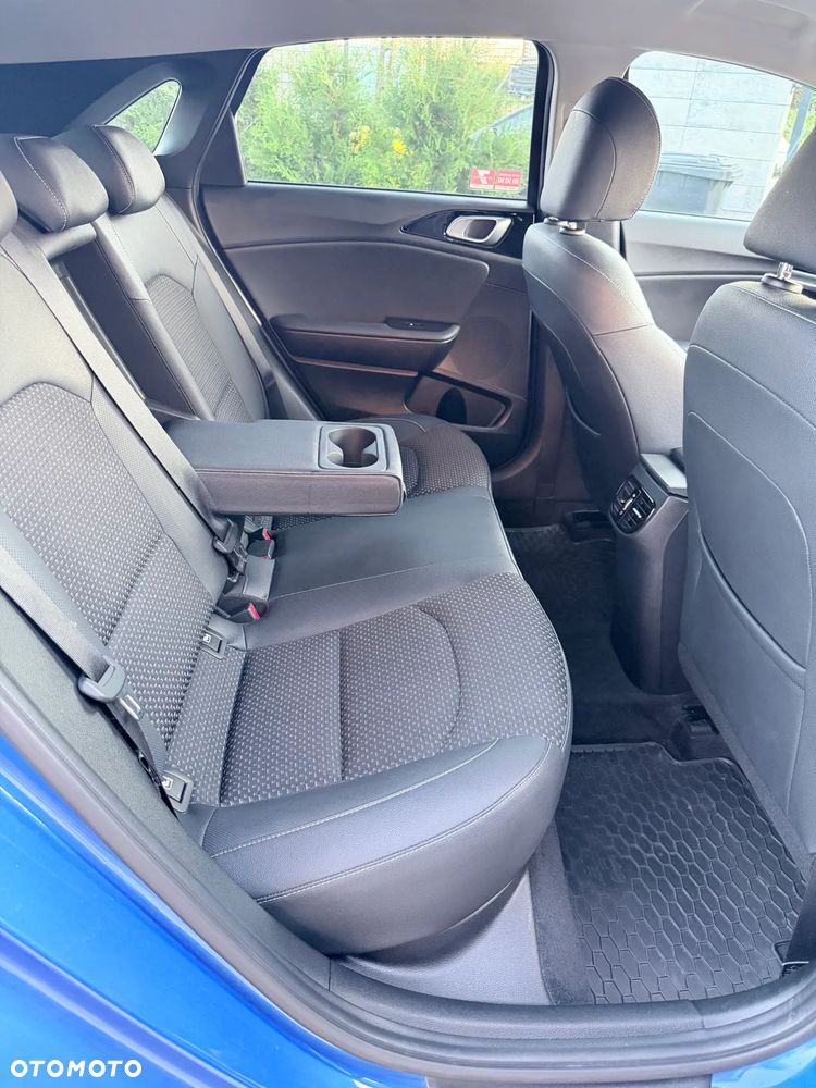 Kia Ceed 1.4 T-GDI L Business Line - 24