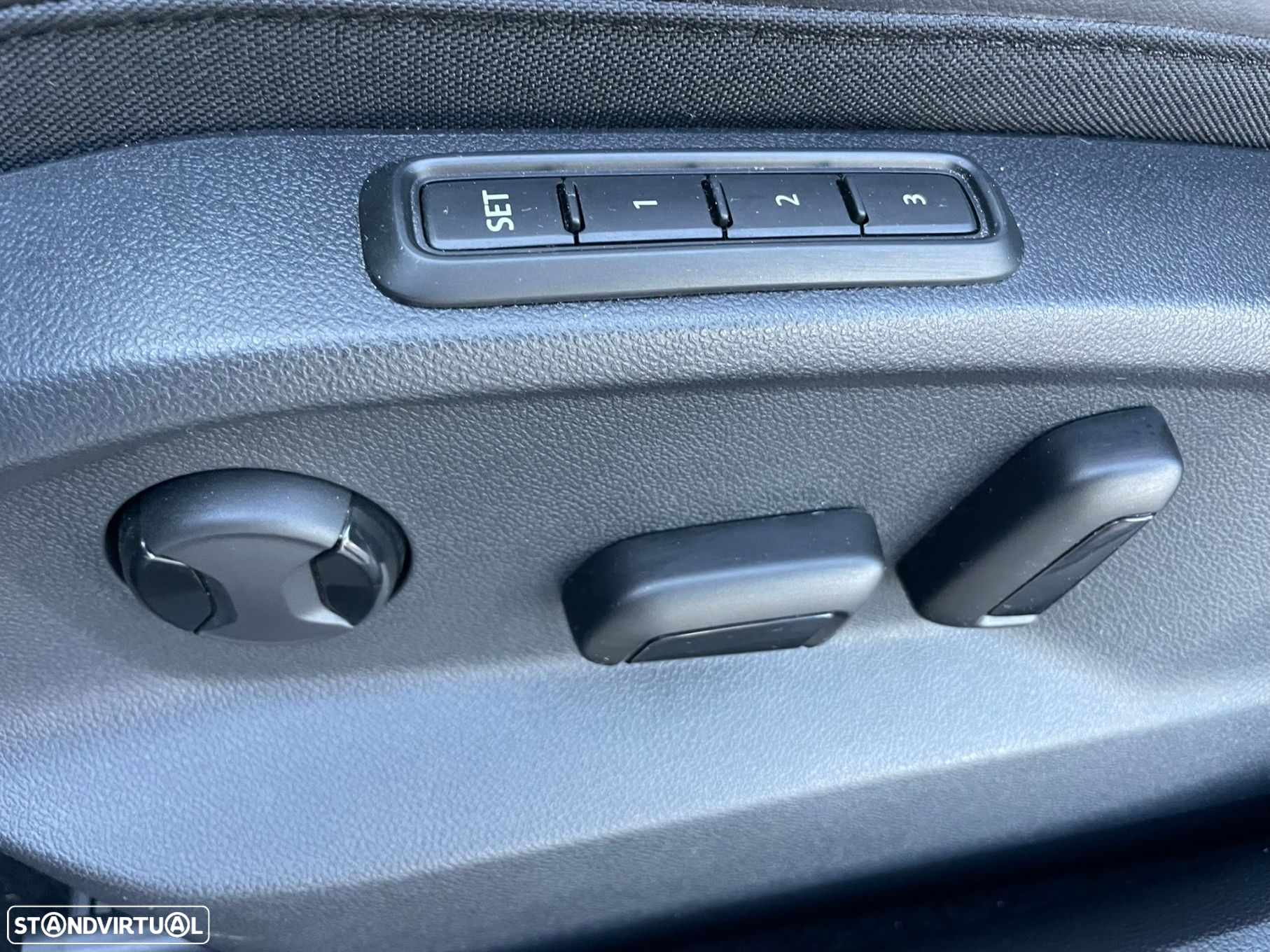 VW T-Roc 1.5 TSI R-Line DSG - 39
