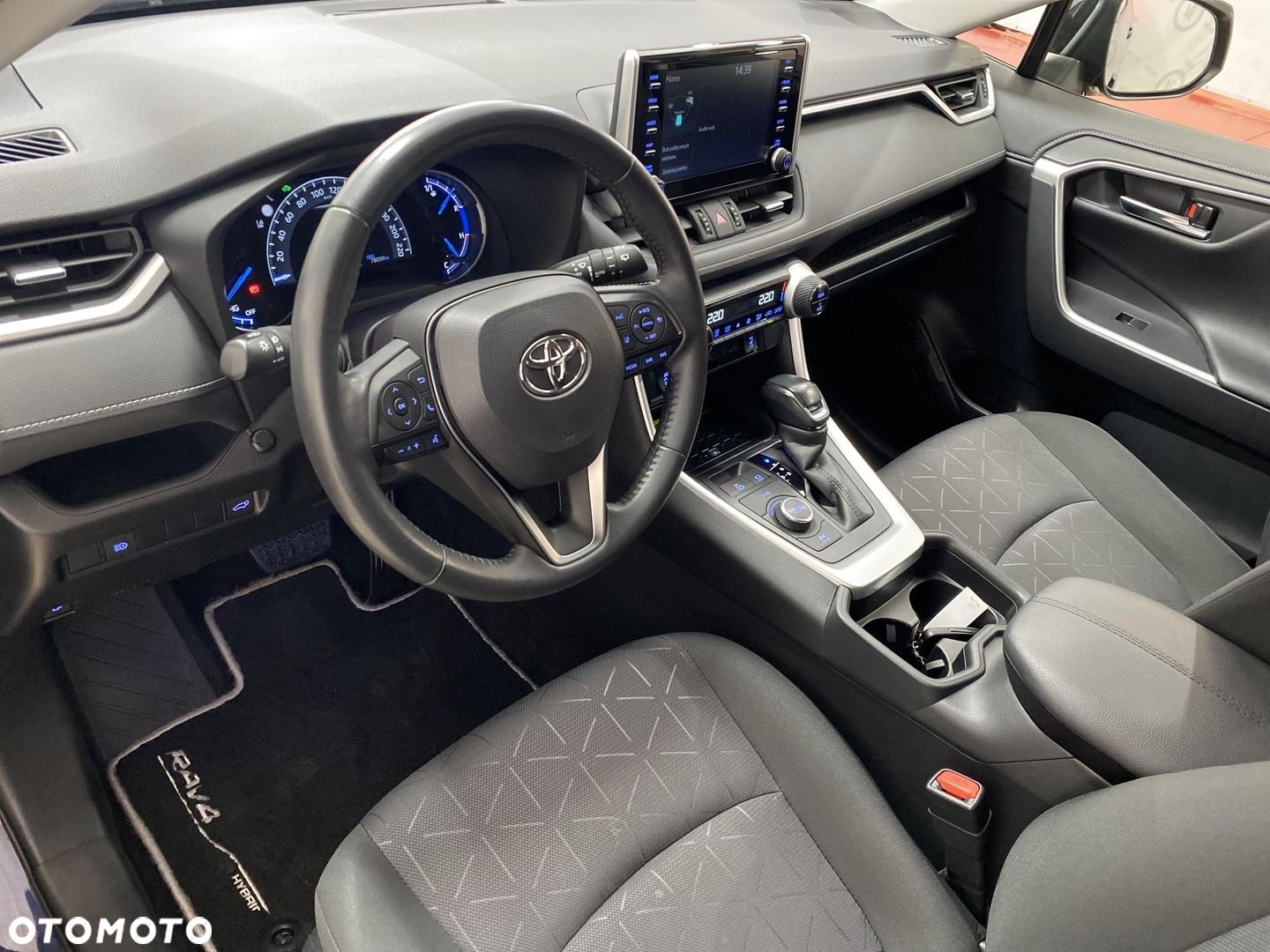 Toyota RAV4 - 10