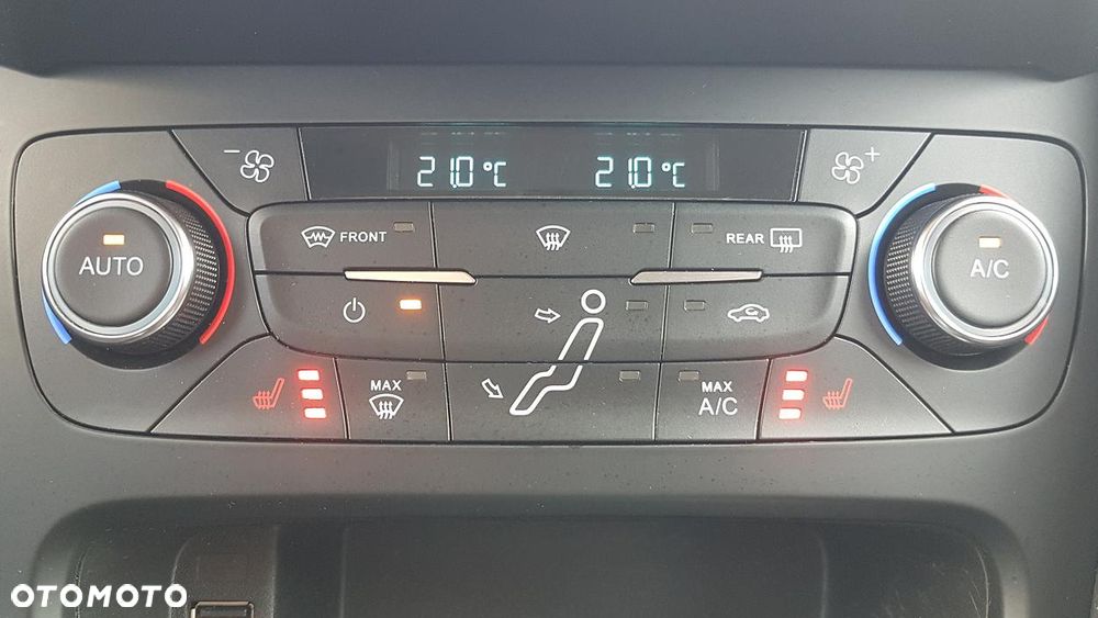 Ford Focus 1.5 EcoBlue Start-Stopp-System TITANIUM STYLE - 34