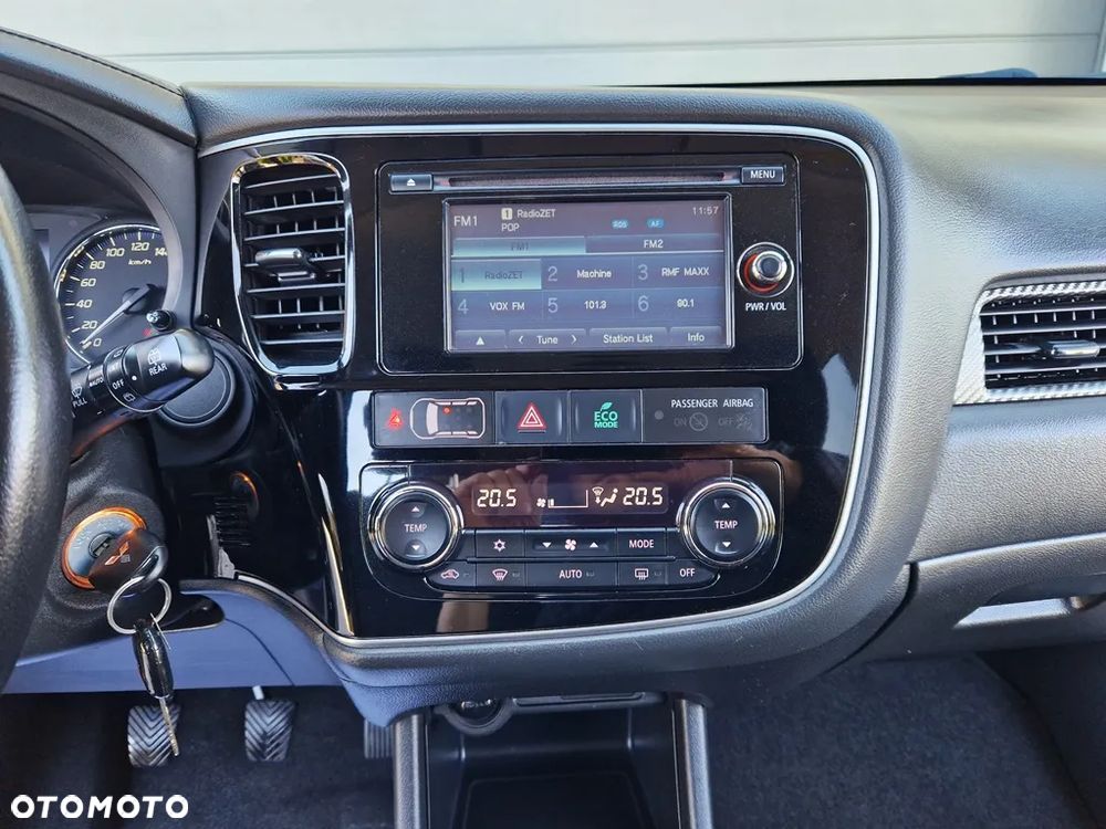 Mitsubishi Outlander 2.0 2WD SUV-Star - 26